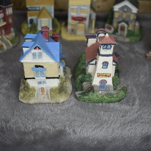 Vintage International Resourcing Services Inc. Miniature City Set - Picture 7 of 16